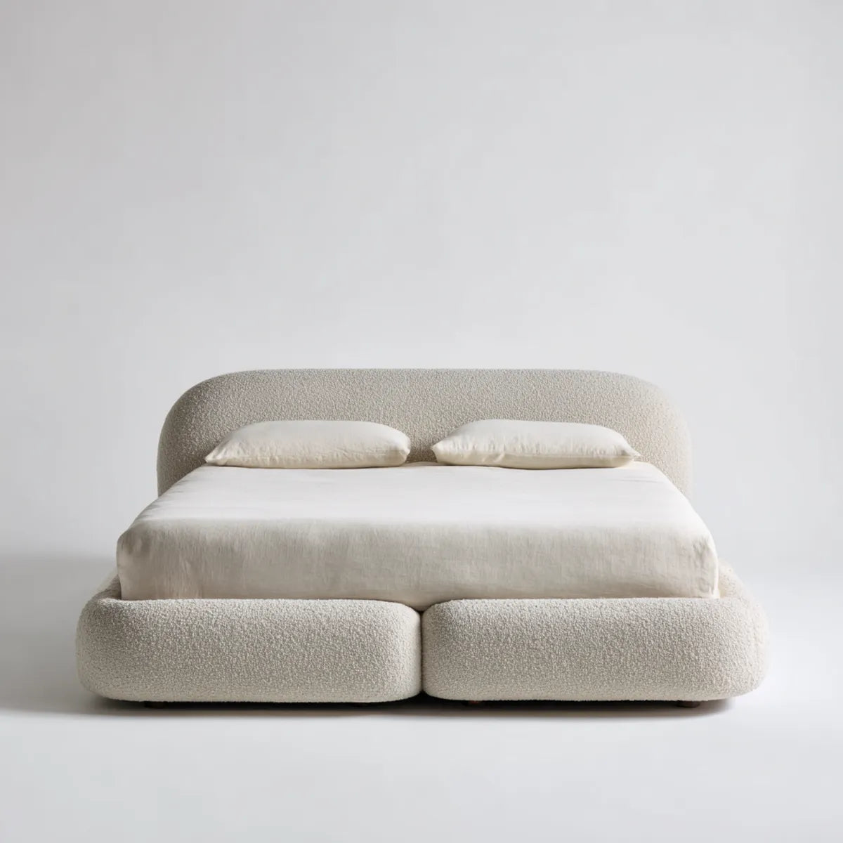 Lit double rembourré beige en polyester bouclé forme arrondie couchage 160 x 200 cm